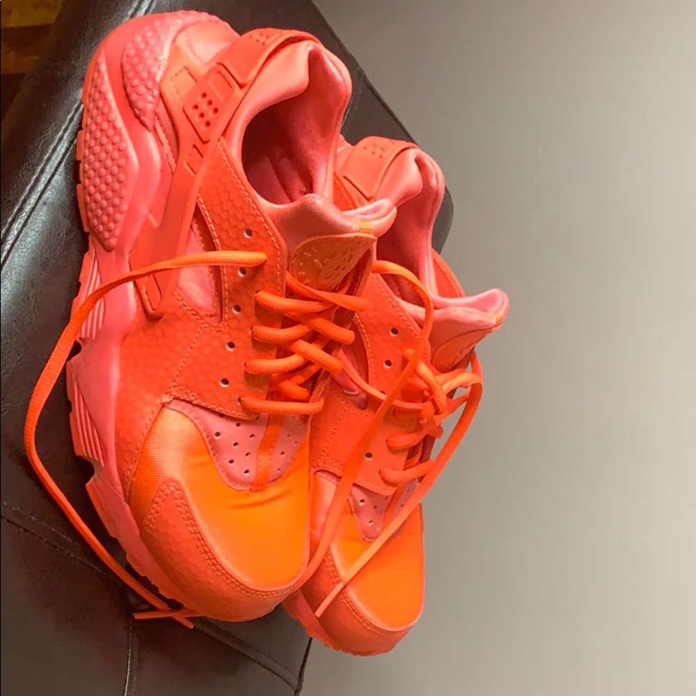 Nike - Picture 4 of 6